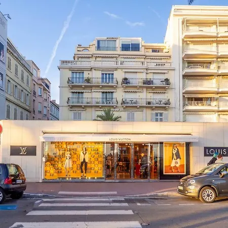 Carré D'or Apartamento *